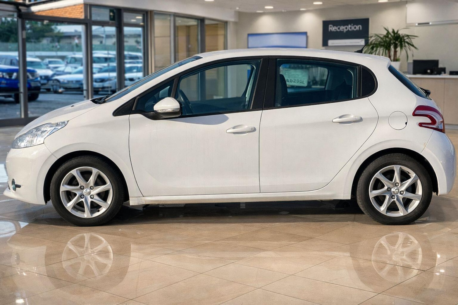 Used Peugeot 208 2014 for sale - 77351383: Photo 7