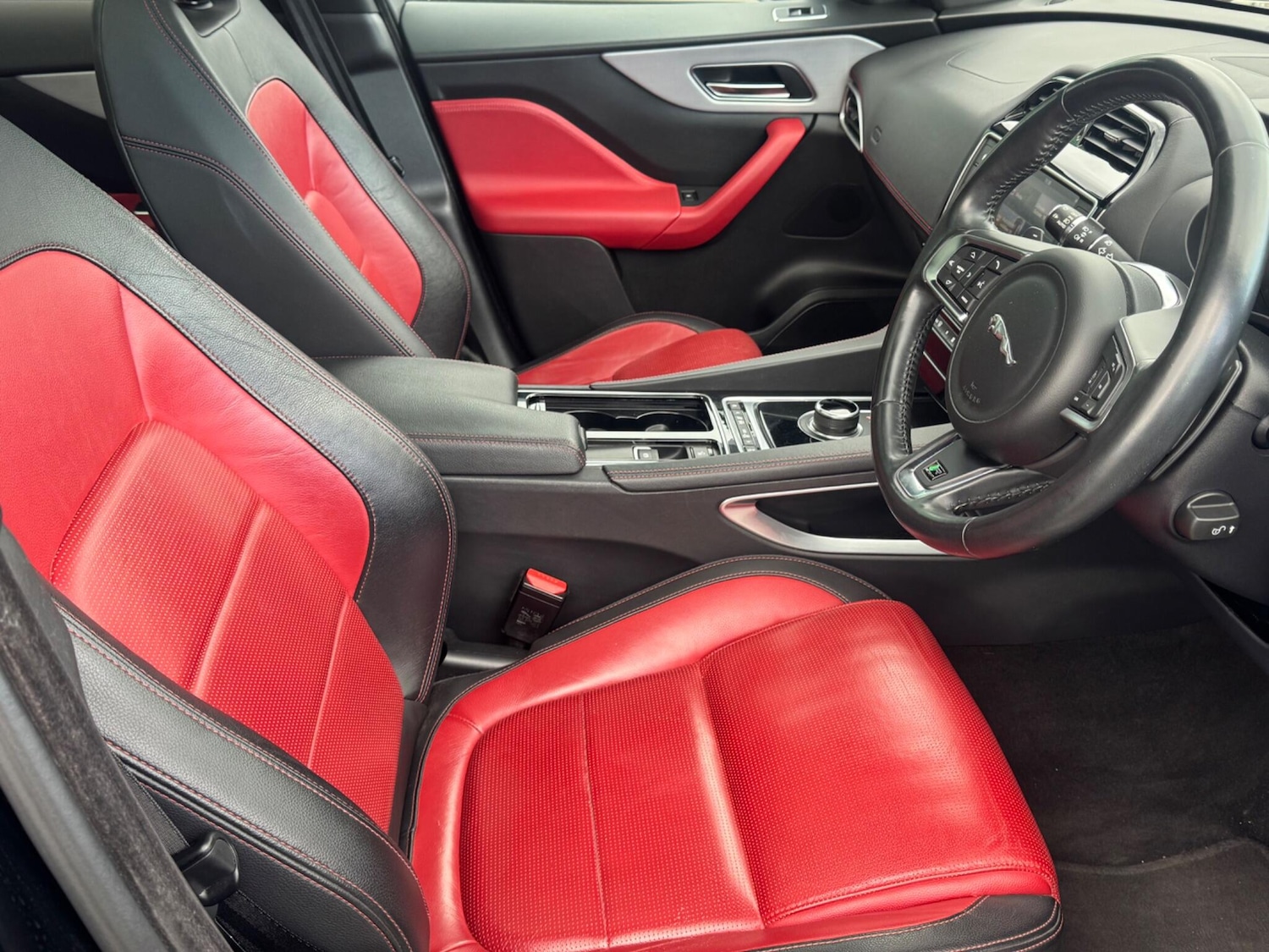 Used Jaguar F-Pace 2017 for sale - 78101323: Photo 9