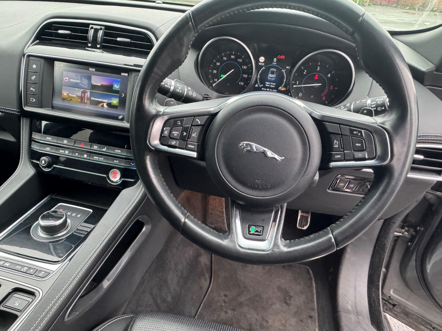 Used Jaguar F-Pace 2017 for sale - 77783777: Photo 10