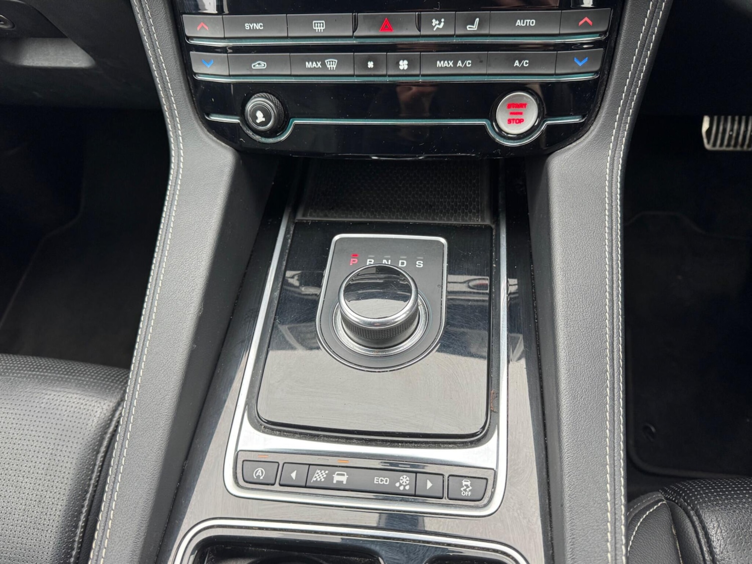 Used Jaguar F-Pace 2017 for sale - 77783777: Photo 14