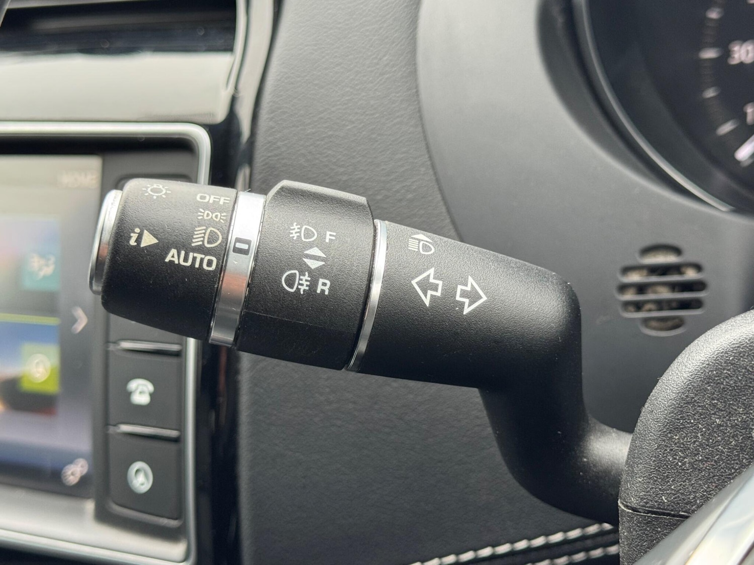 Used Jaguar F-Pace 2017 for sale - 77783777: Photo 23