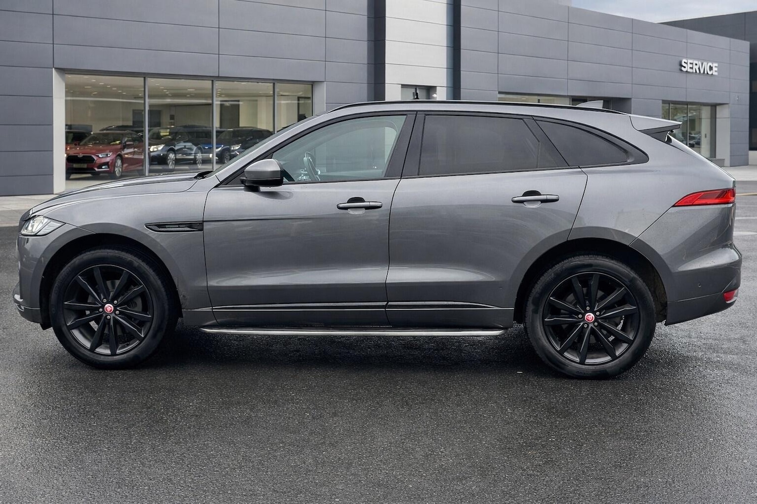 Used Jaguar F-Pace 2017 for sale - 77783777: Photo 8