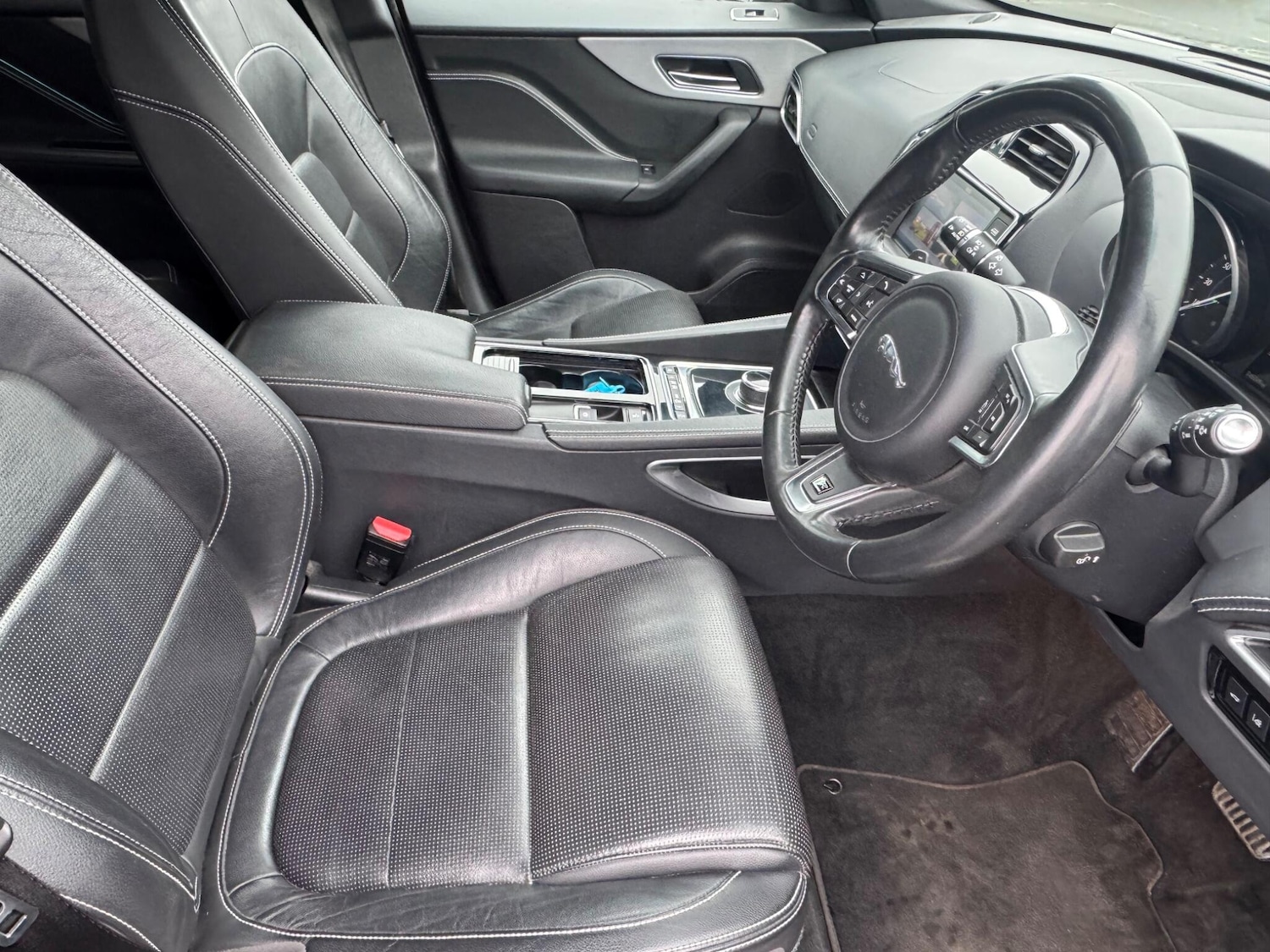 Used Jaguar F-Pace 2017 for sale - 77783777: Photo 9