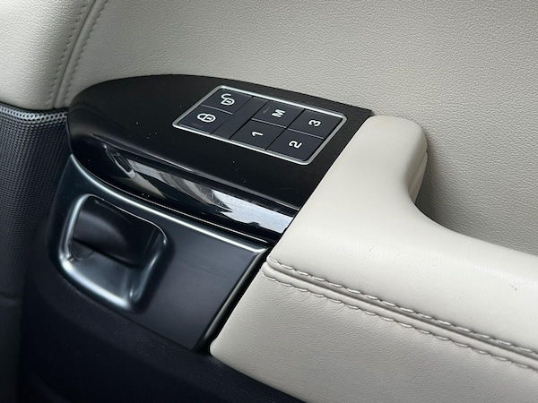 Used Land Rover Range Rover Sport 2017 for sale - 76283455: Photo 23