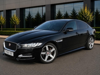 Used Jaguar XE 2018 for sale - 79324557: Photo