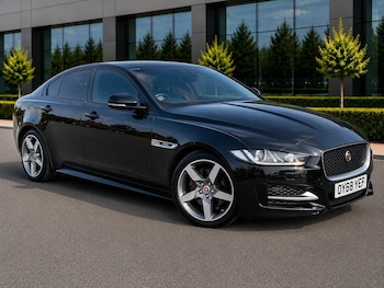 Used Jaguar XE 2018 for sale - 79324557: Photo