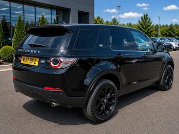 Used Land Rover Discovery Sport 2017 for sale - 78601856: Photo