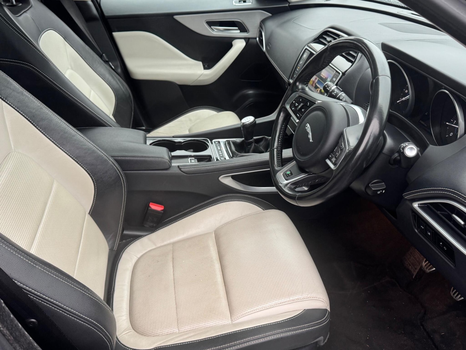 Used Jaguar F-Pace 2017 for sale - 77455961: Photo 8