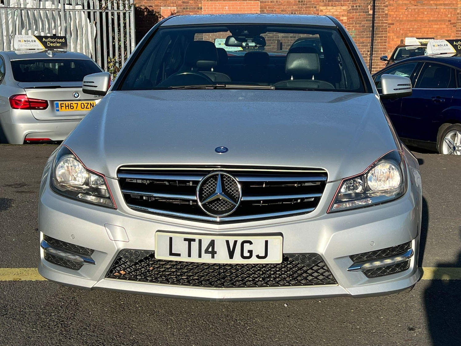 Used Mercedes-Benz C Class 2014 for sale - 76997820: Photo 2