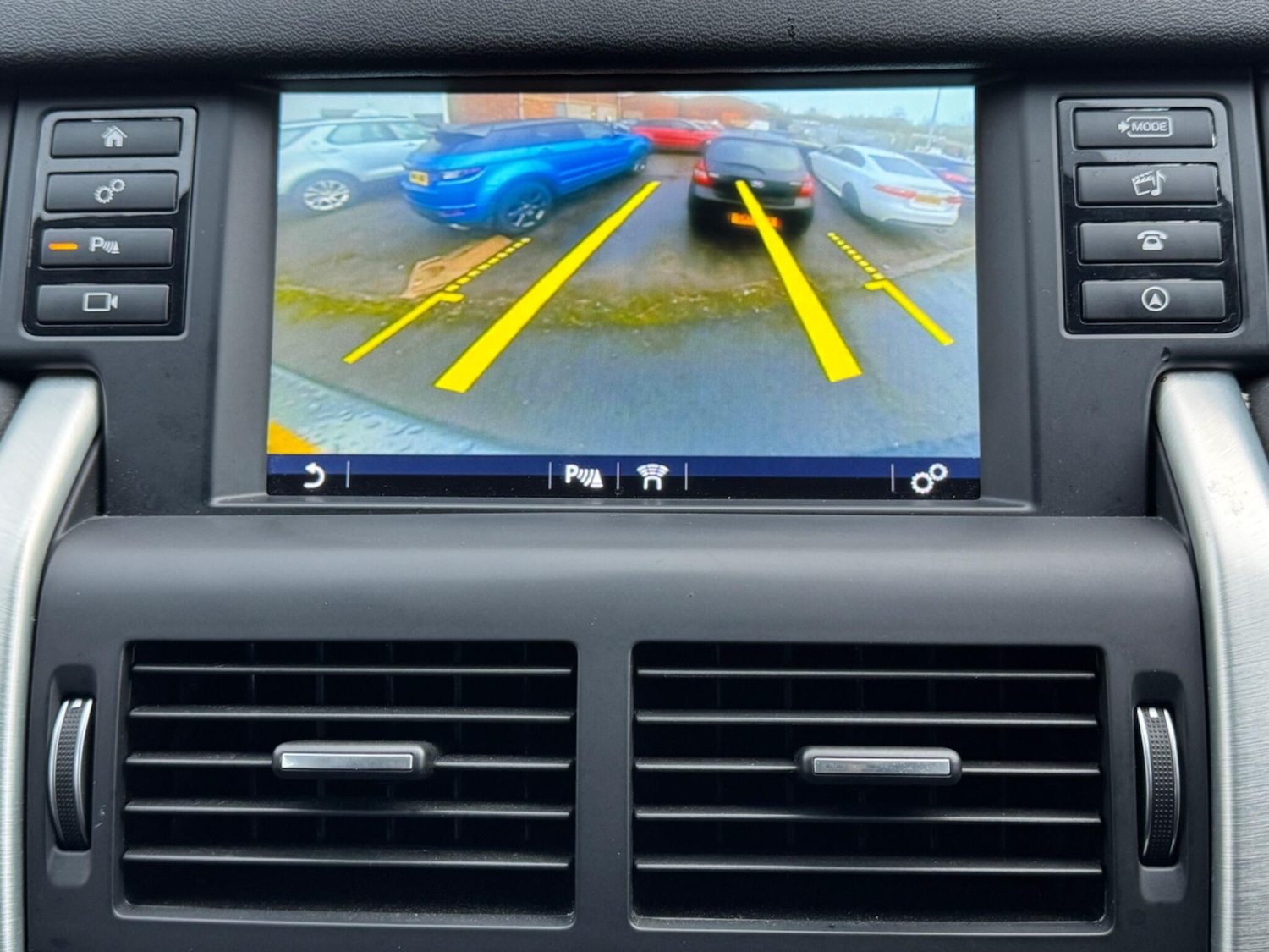 Used Land Rover Discovery Sport 2016 for sale - 77320495: Photo 14