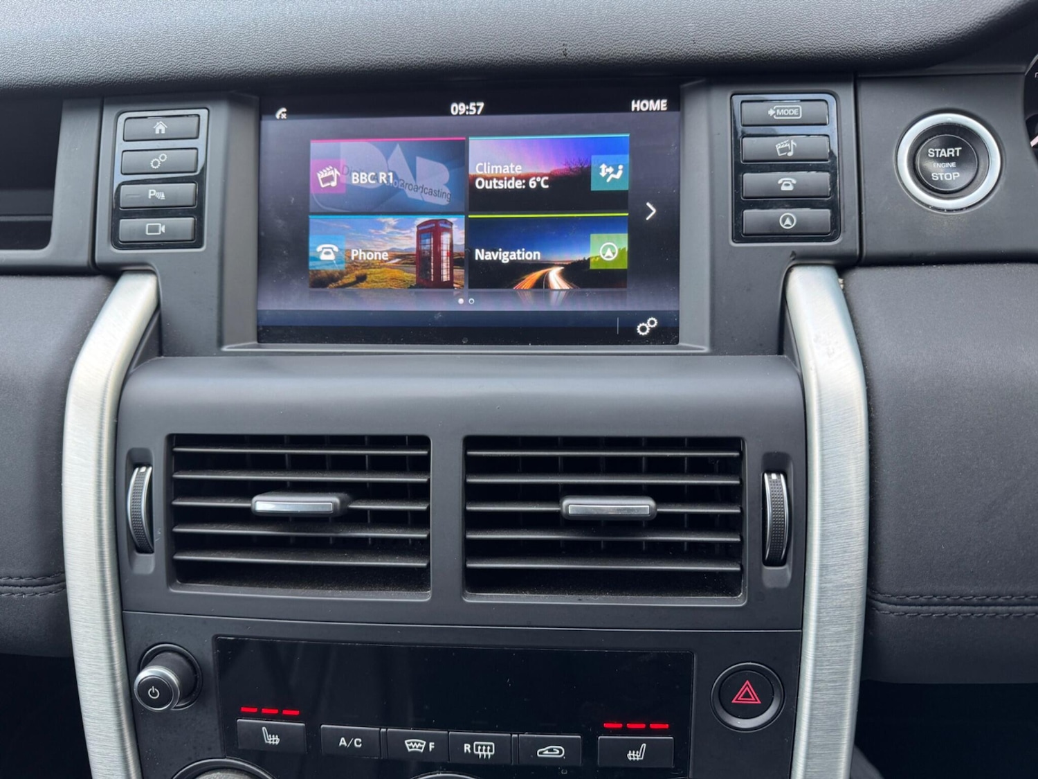 Used Land Rover Discovery Sport 2016 for sale - 77320495: Photo 15