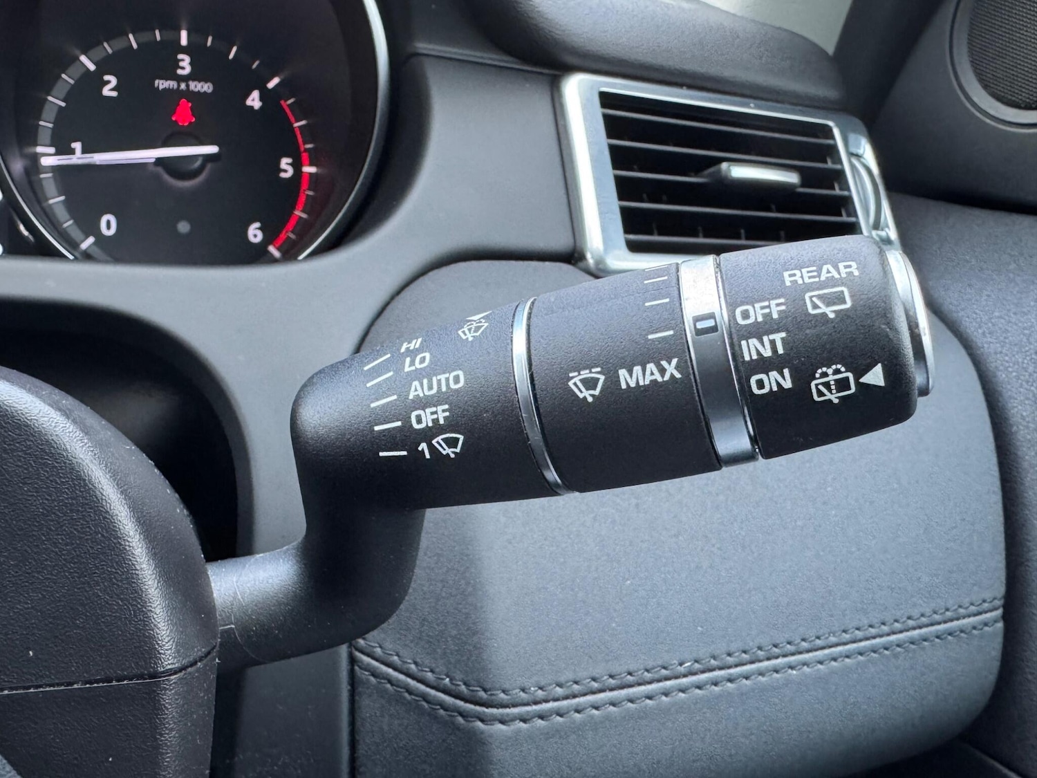 Used Land Rover Discovery Sport 2016 for sale - 77320495: Photo 25