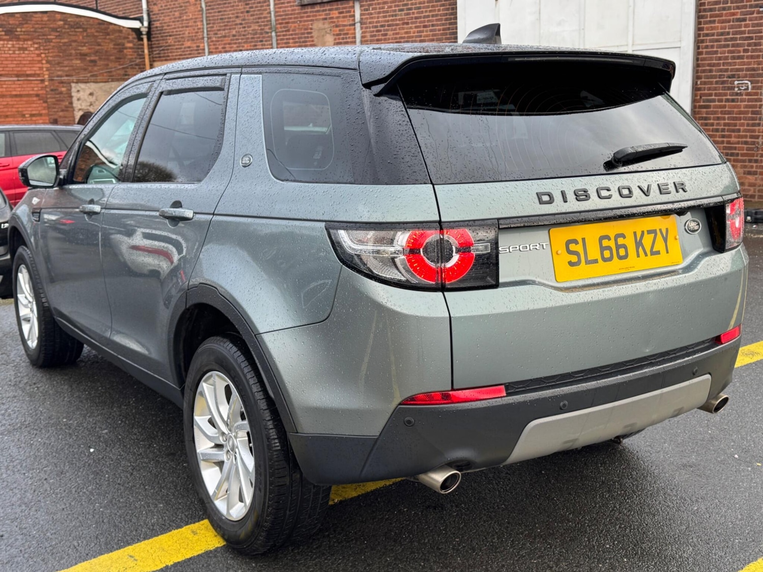 Used Land Rover Discovery Sport 2016 for sale - 77320495: Photo 4