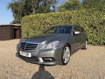 Used Mercedes-Benz E Class 2011 for sale - 79536159: Photo