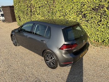 Used Volkswagen Golf 2017 for sale - 79519505: Photo