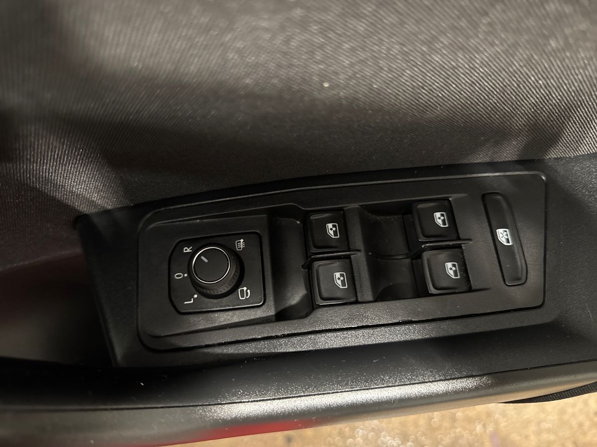 Used Volkswagen T-Roc 2022 for sale - 77035809: Photo 24