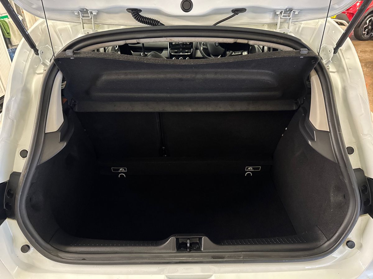 Used Renault Clio 2018 for sale - 77512659: Photo 17