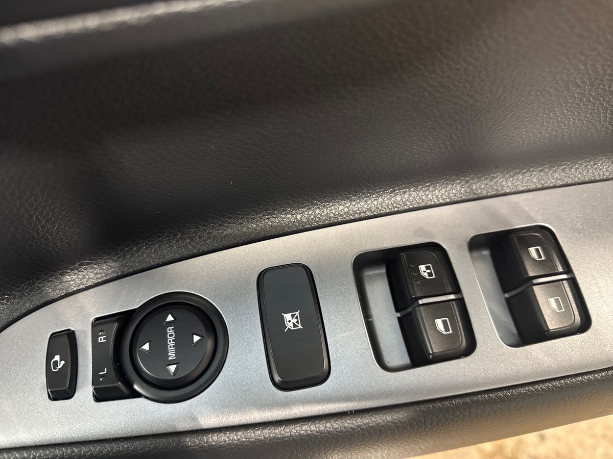 Used Kia Stonic 2024 for sale - 76609573: Photo 24