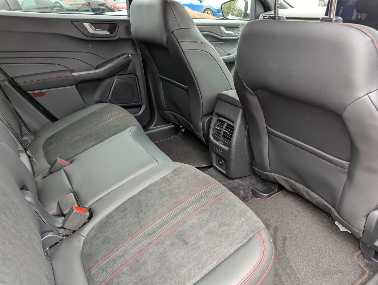 2025 Ford Kuga 2.5 FHEV 4WD ST-Line X 5dr CVT Estate Hybrid Automatic - Picture 12 of 24