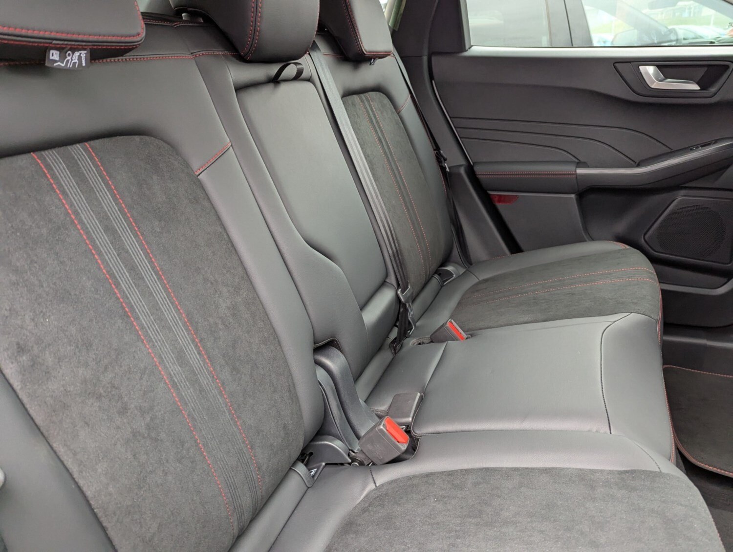 2025 Ford Kuga 2.5 FHEV 4WD ST-Line X 5dr CVT Estate Hybrid Automatic - Picture 13 of 24