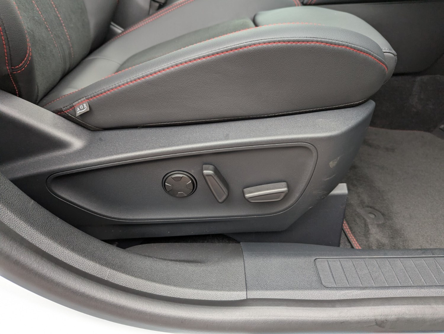 2025 Ford Kuga 2.5 FHEV 4WD ST-Line X 5dr CVT Estate Hybrid Automatic - Picture 17 of 24