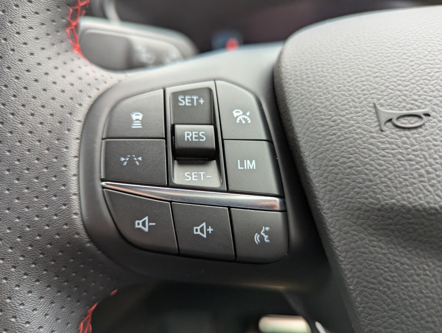 2025 Ford Kuga 2.5 FHEV 4WD ST-Line X 5dr CVT Estate Hybrid Automatic - Picture 24 of 24