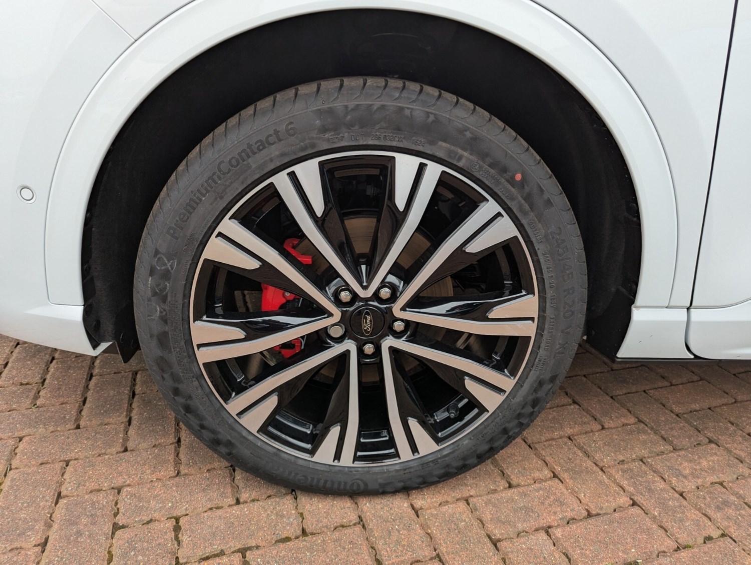 2025 Ford Kuga 2.5 FHEV 4WD ST-Line X 5dr CVT Estate Hybrid Automatic - Picture 4 of 24
