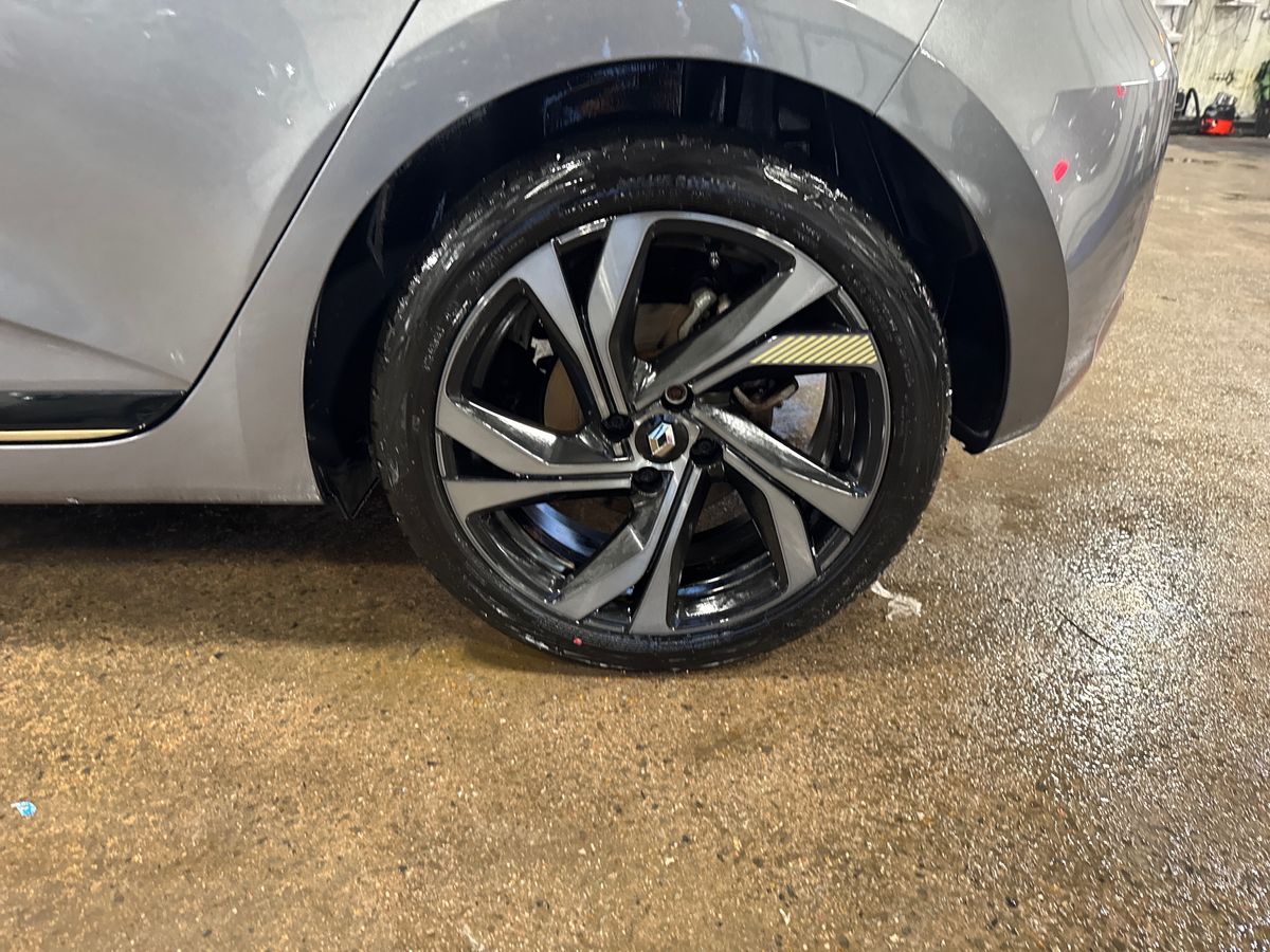 Used Renault Clio 2023 for sale - 76977665: Photo 11