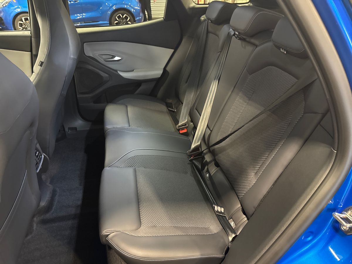 Used Ford Explorer 2025 for sale - 76630063: Photo 28