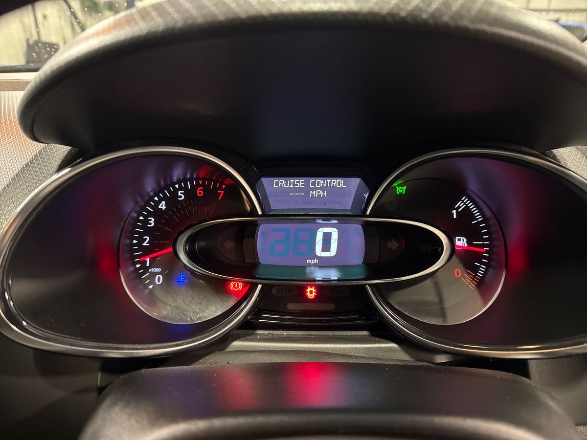 Used Renault Clio 2018 for sale - 77353782: Photo 23