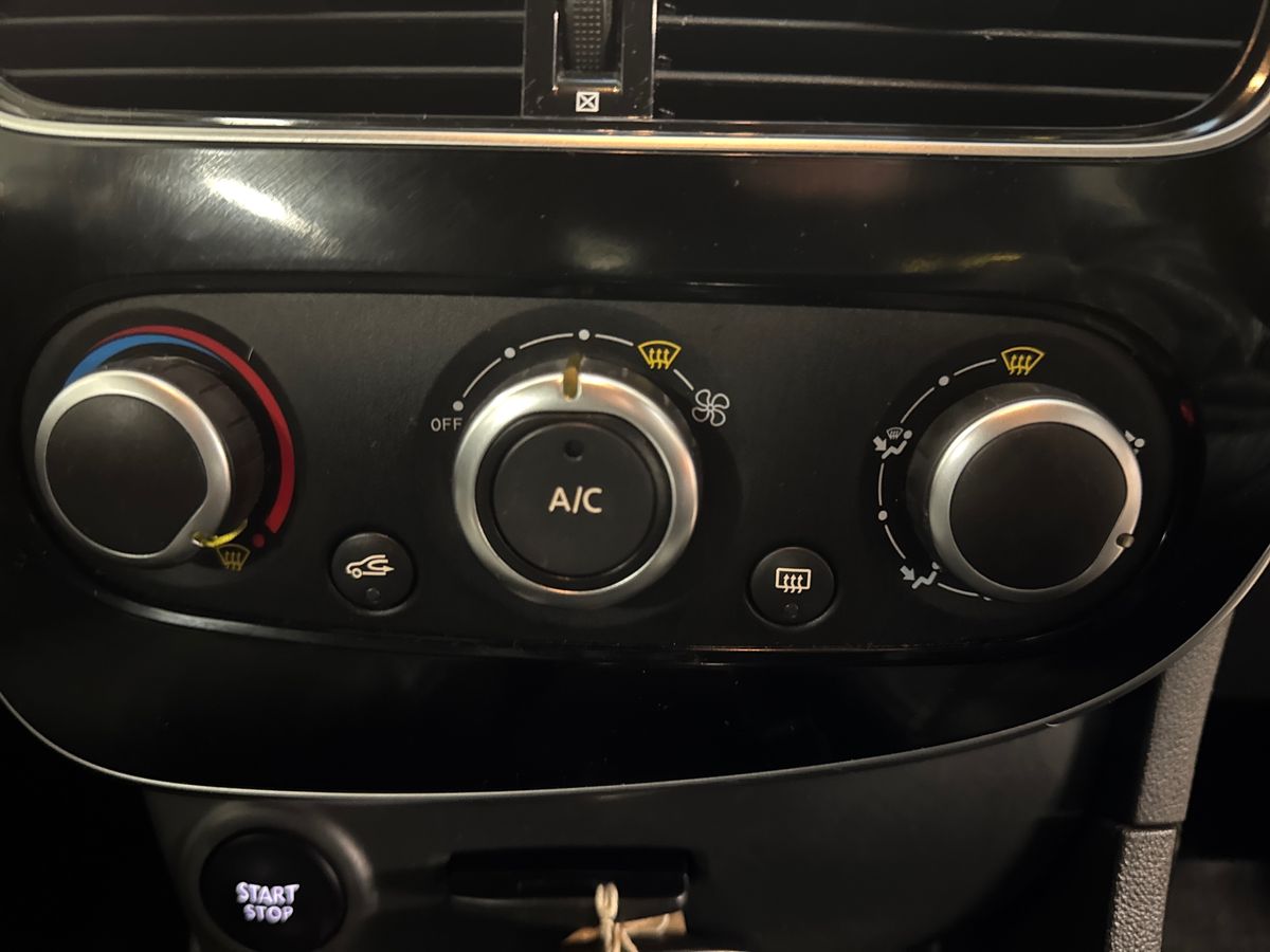 Used Renault Clio 2018 for sale - 77353782: Photo 26