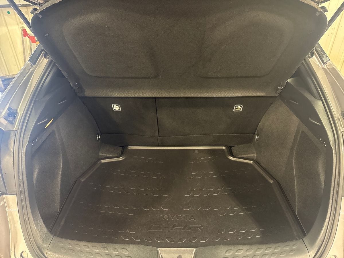 Used Toyota C-HR 2018 for sale - 76915070: Photo 17