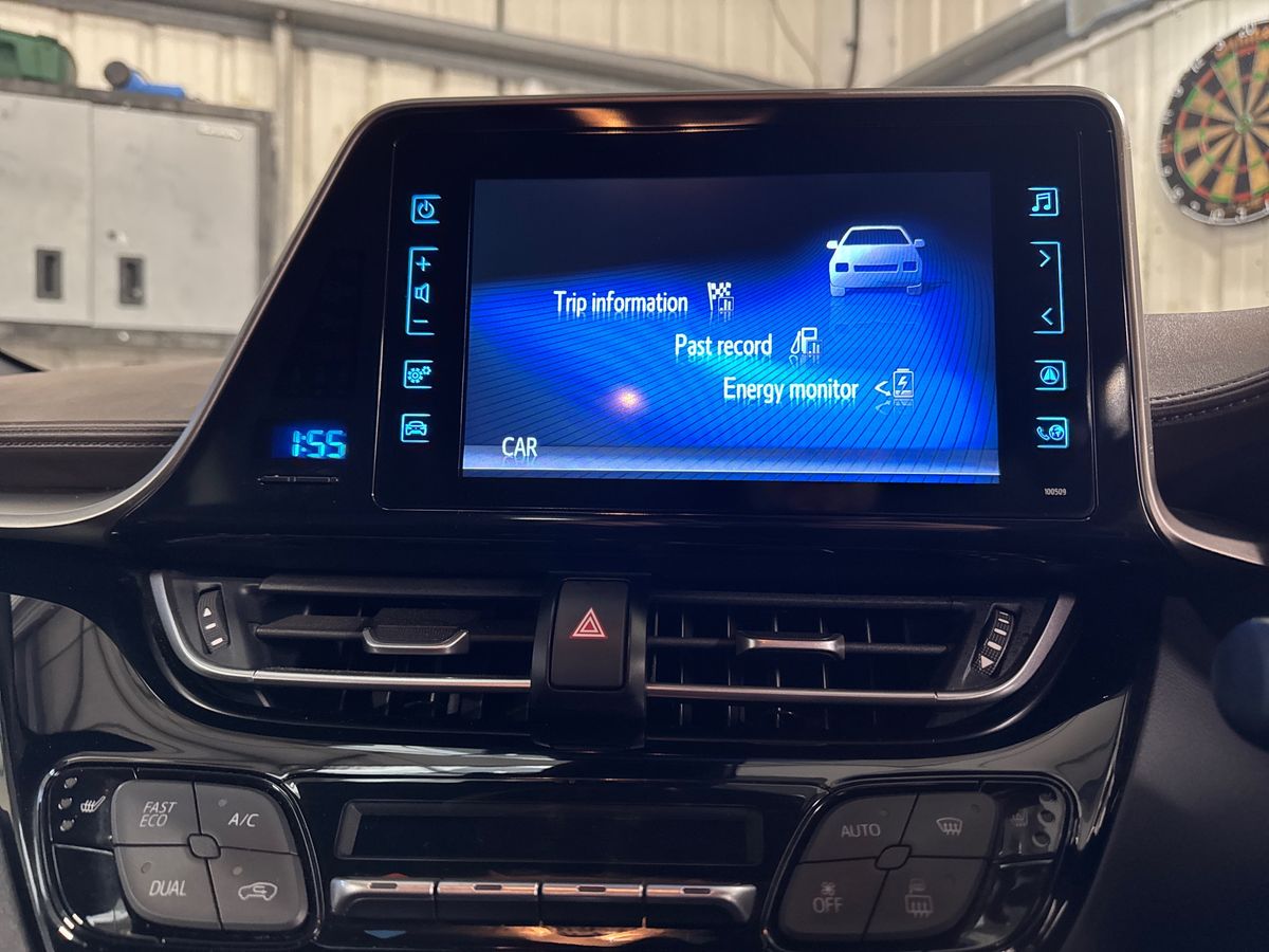 Used Toyota C-HR 2018 for sale - 76915070: Photo 25