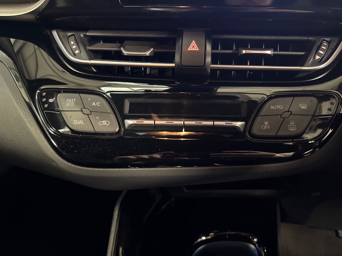 Used Toyota C-HR 2018 for sale - 76915070: Photo 26