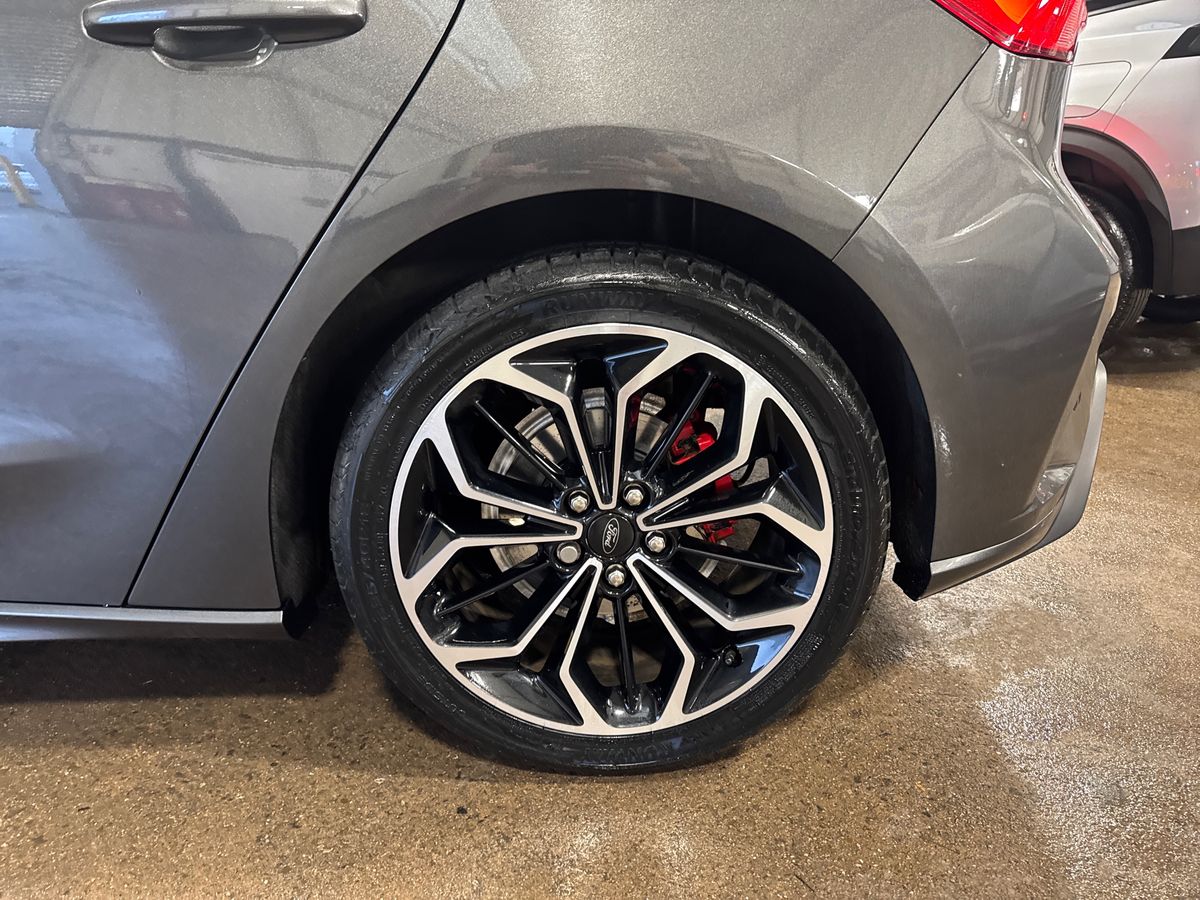 Used Ford Focus 2021 for sale - 76717437: Photo 13