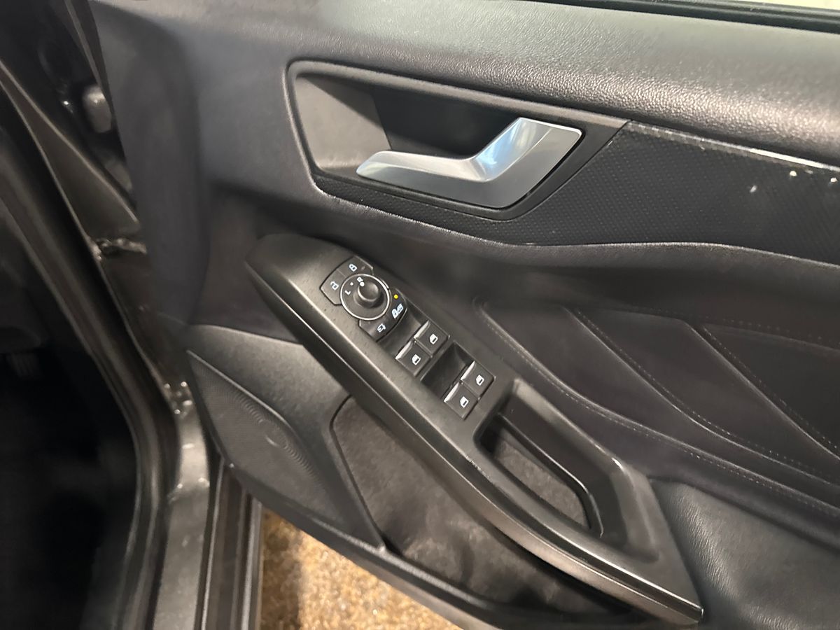 Used Ford Focus 2021 for sale - 76717437: Photo 24