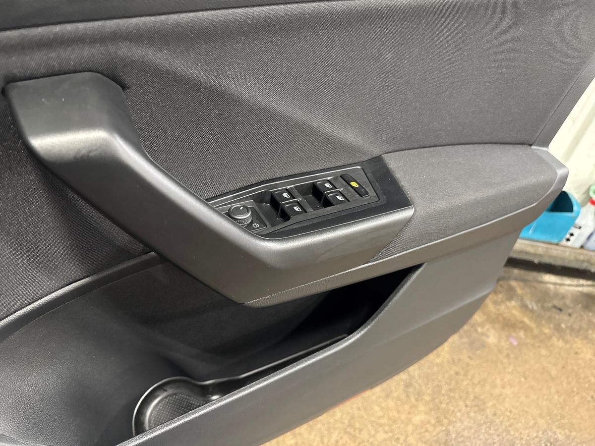 Used Volkswagen T-Roc 2023 for sale - 76999405: Photo 24