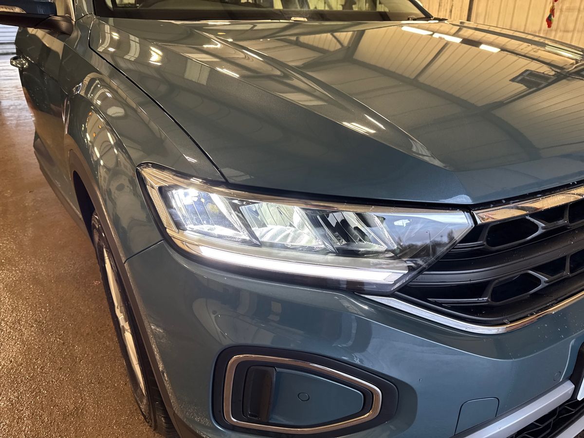 Used Volkswagen T-Roc 2023 for sale - 76999405: Photo 32