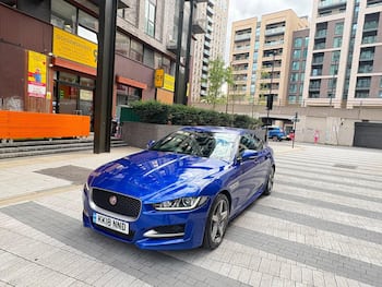 Used Jaguar XE 2018 for sale - 79793281: Photo