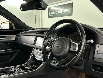 Used Jaguar XF 2017 for sale - 78997699: Photo