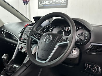 Used Vauxhall Zafira 2016 for sale - 78997619: Photo