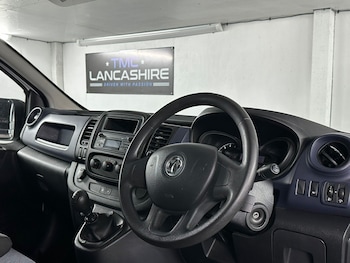 Used Vauxhall Vivaro 2017 for sale - 78997725: Photo