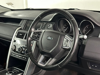 Used Land Rover Discovery Sport 2017 for sale - 79010710: Photo