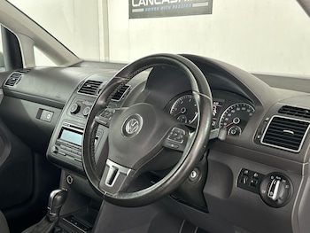Used Volkswagen Touran 2012 for sale - 78997579: Photo