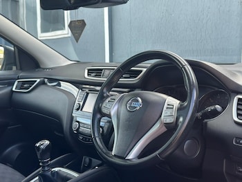 Used Nissan Qashqai 2015 for sale - 78997747: Photo