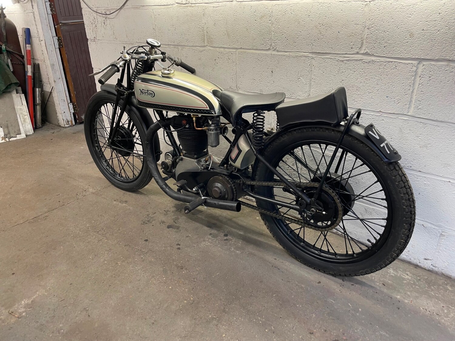 Norton MODEL 18