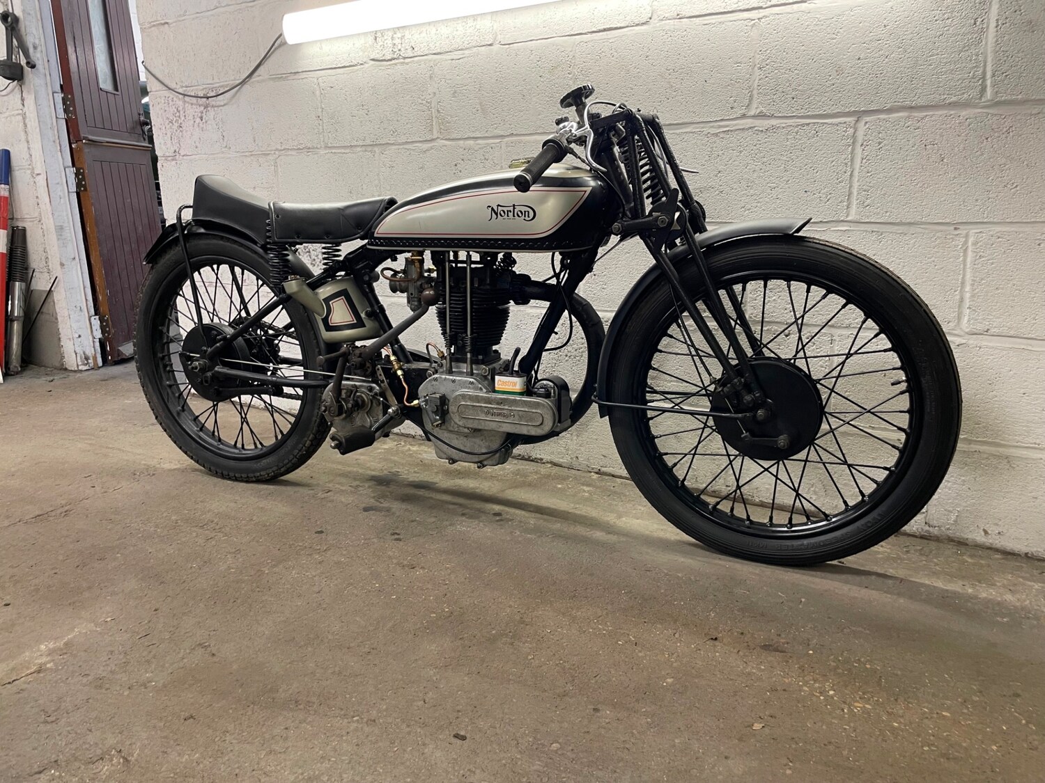 Norton MODEL 18