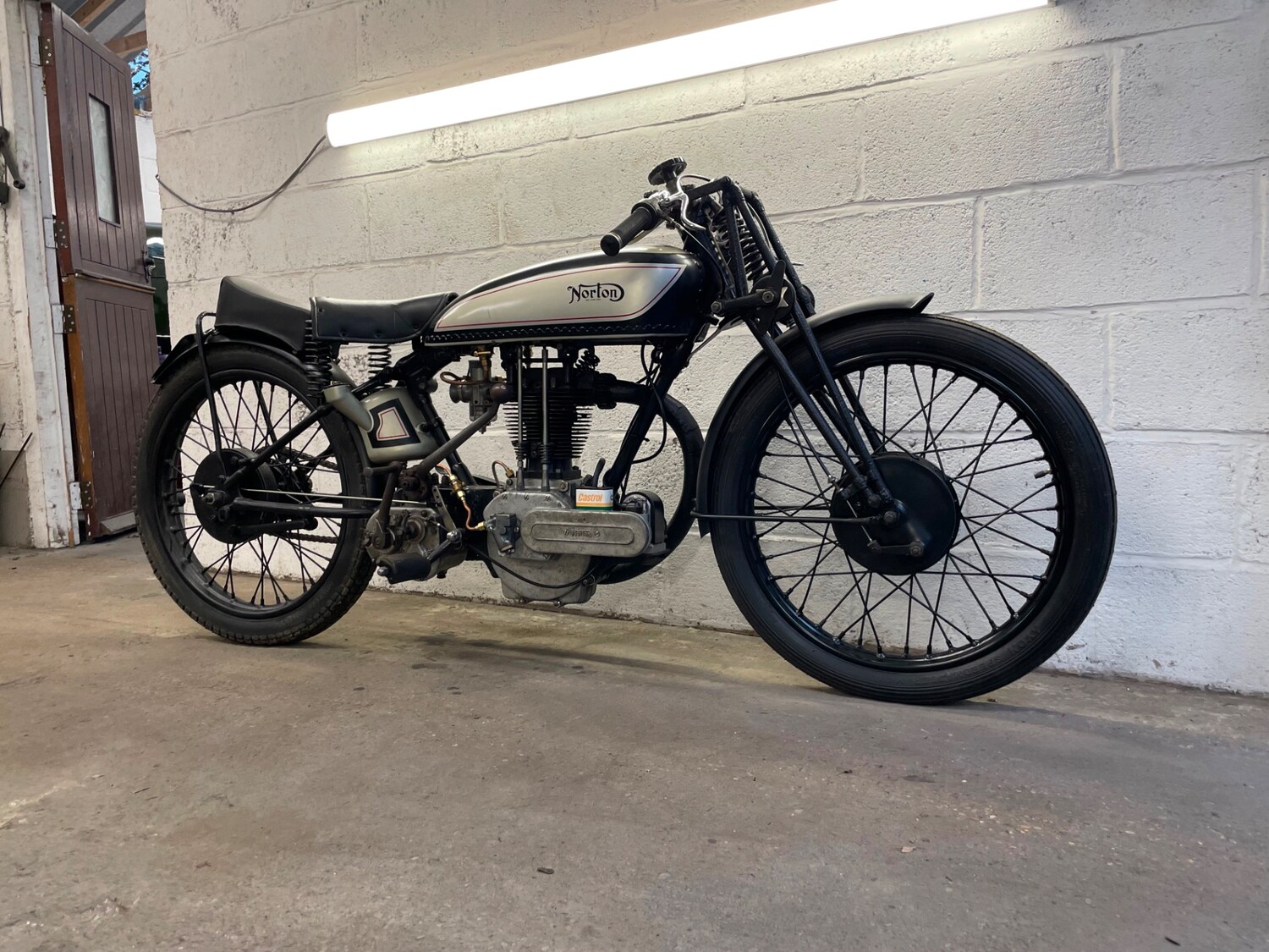 Norton MODEL 18