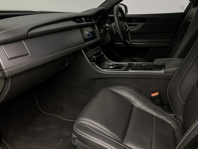 Used Jaguar XF 2019 for sale - 76907054: Photo 5