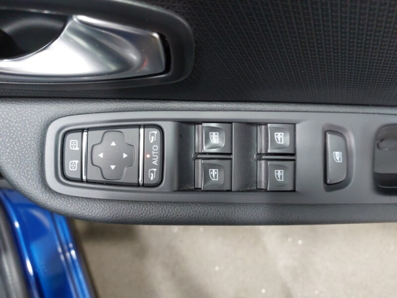 Used Renault Clio 2017 for sale - 76204837: Photo 12